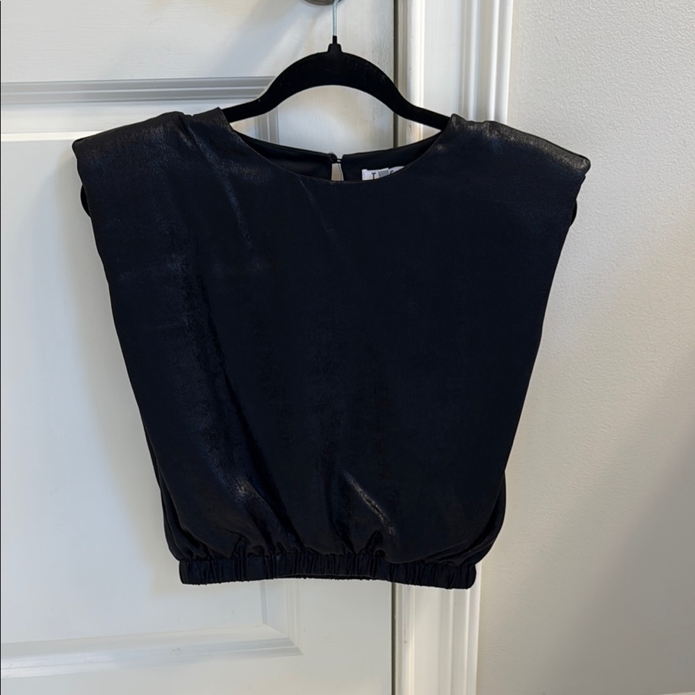 TCEC Black Sleeveless Shoulder Pad Top
